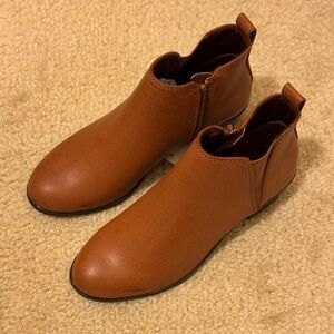 NIB SO Women’s Hanno Ankle Boots Size 6